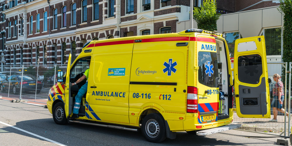 Wait for the ambulance перевод. Volvo Ambulance.